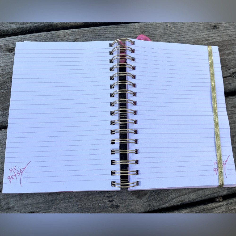 Betsey Johnson Journal💘Pink Spiral Lined
Graphic Sketch🌹☠️💋💔Design Cover - Picture 7 of 10